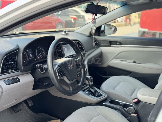 Hyundai Elantra 2016, 240,000 km - 1.4 l - Sumqayıt