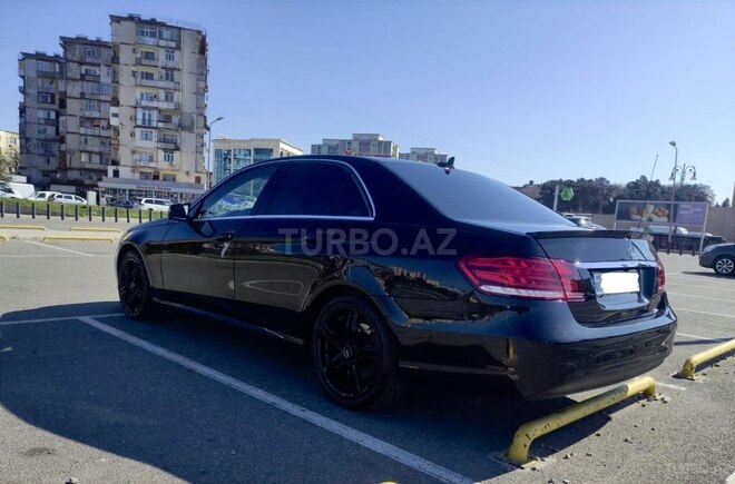 Mercedes E 220 d-4