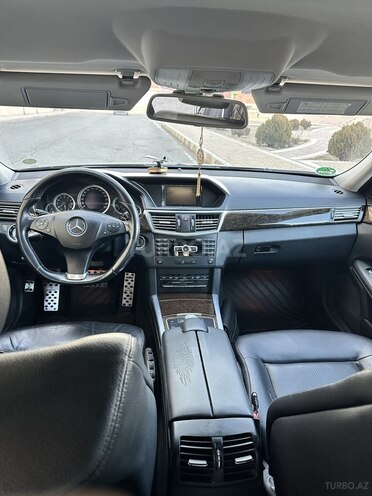 Mercedes E 220 d-3