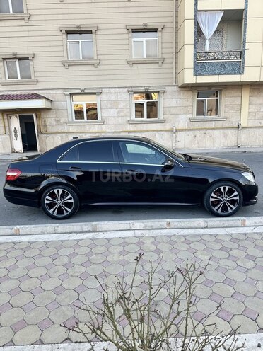 Mercedes E 220 d-4