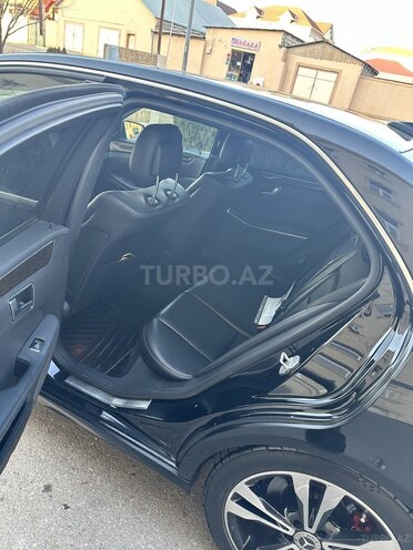 Mercedes E 220 d-9