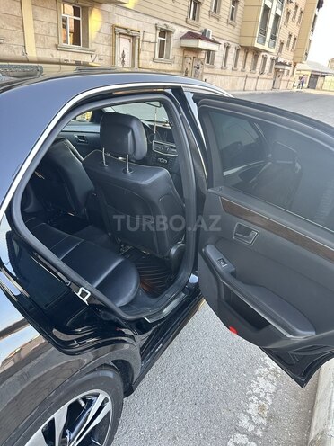 Mercedes E 220 d-8