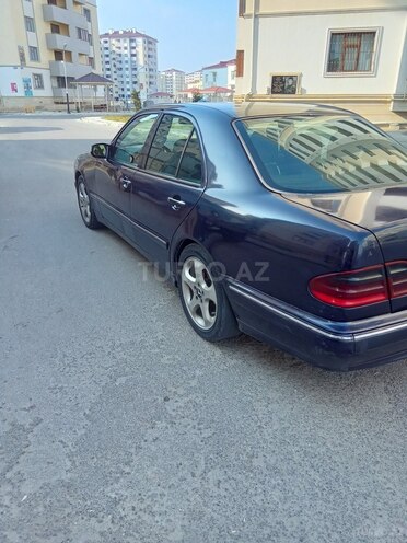 Mercedes E 220 d-7