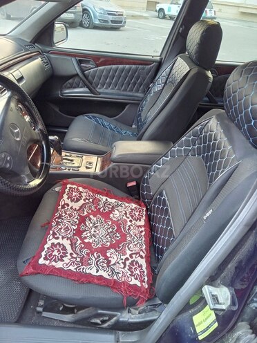Mercedes E 220 d-10