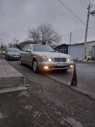 Mercedes E 220 d-1
