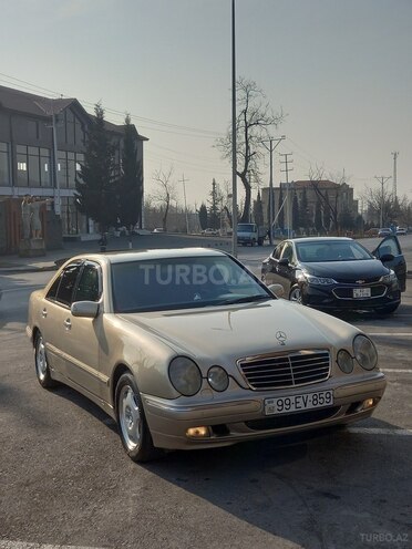 Mercedes E 220 d-2