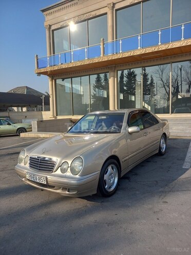 Mercedes E 220 d-9