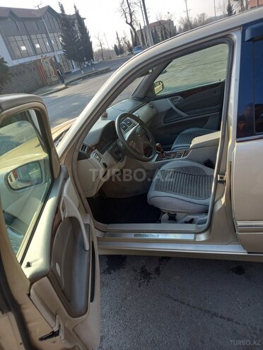 Mercedes E 220 d-16