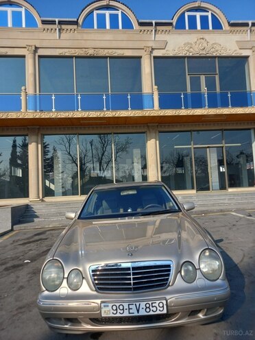 Mercedes E 220 d-8