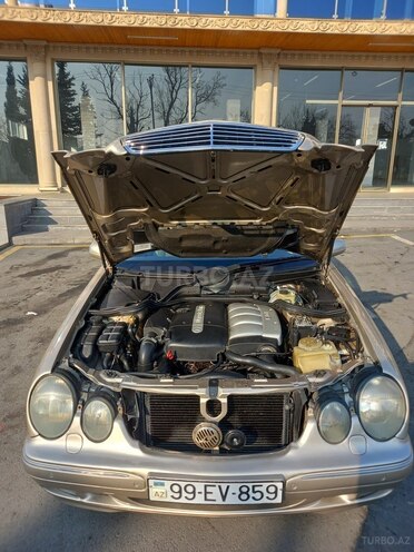 Mercedes E 220 d-13