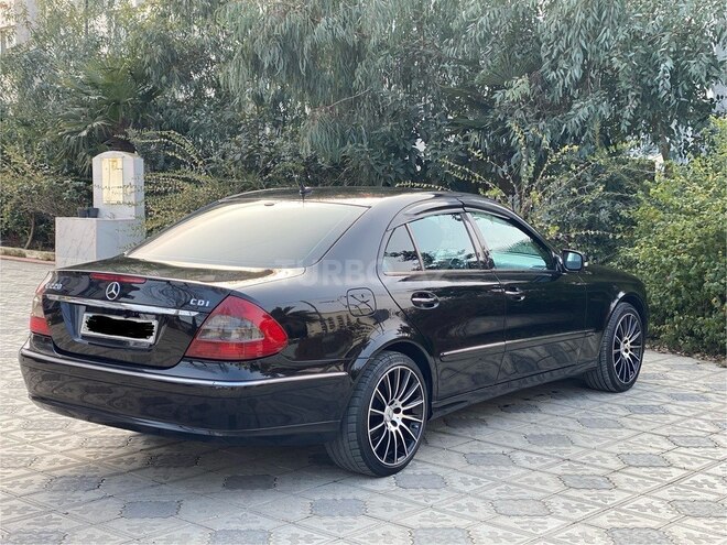 Mercedes E 220 d-6
