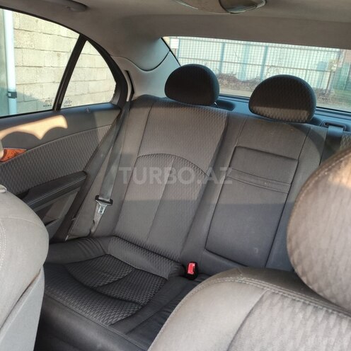 Mercedes E 220 d-12