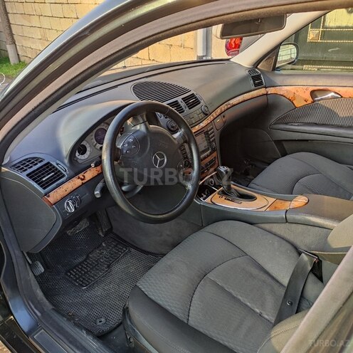 Mercedes E 220 d-13