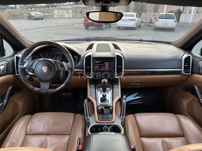 Porsche Cayenne-11