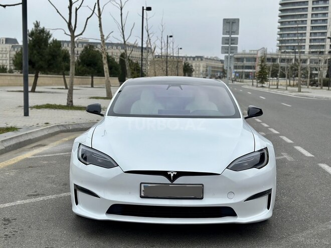 Tesla Model S-1