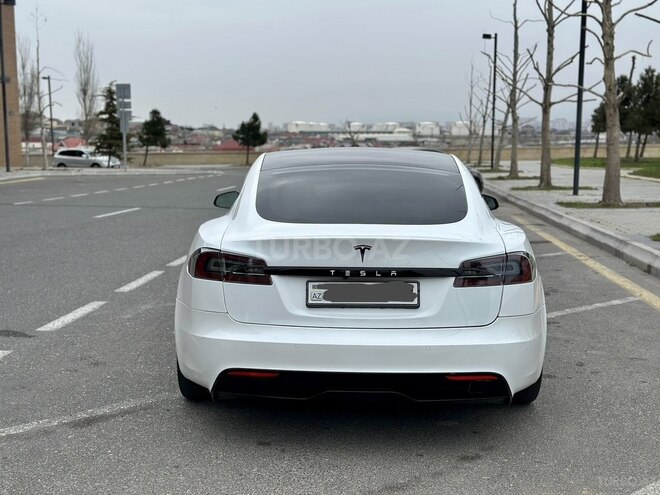 Tesla Model S-6