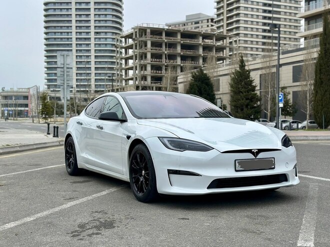 Tesla Model S-2