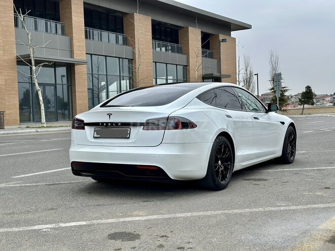 Tesla Model S-8