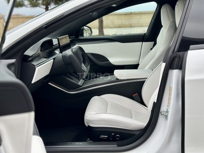 Tesla Model S-14