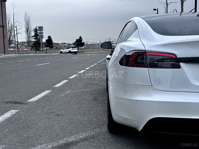 Tesla Model S-9