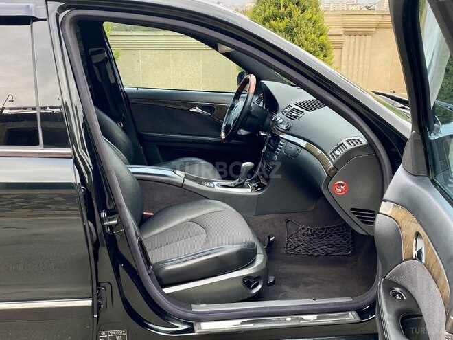 Mercedes E 240 2002, 236,000 km - 2.4 l - Bakı