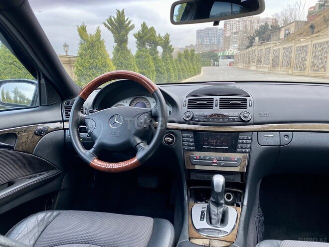 Mercedes E 240 2002, 236,000 km - 2.4 l - Bakı