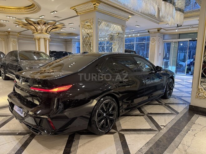 BMW 750e xDrive-8