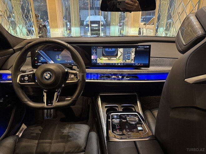 BMW 750e xDrive-10