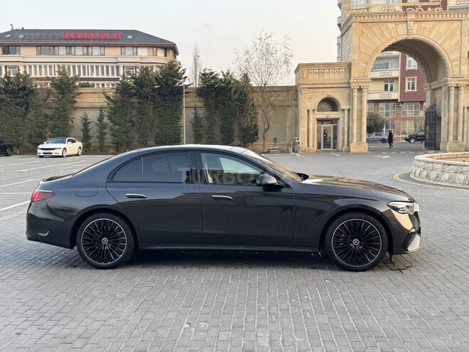 Mercedes E 300 e-4