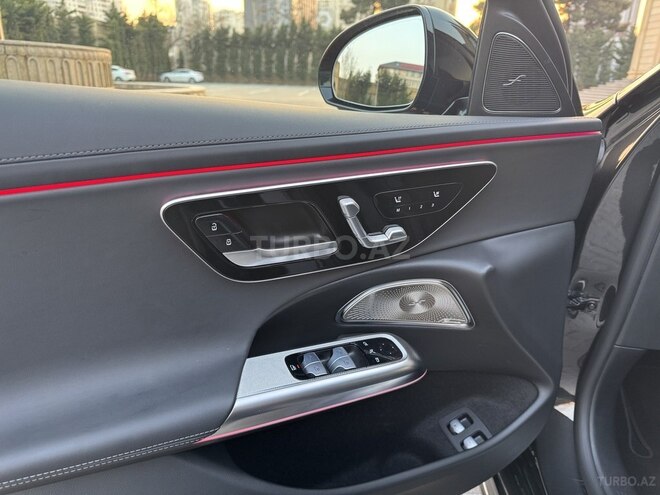 Mercedes E 300 e-10