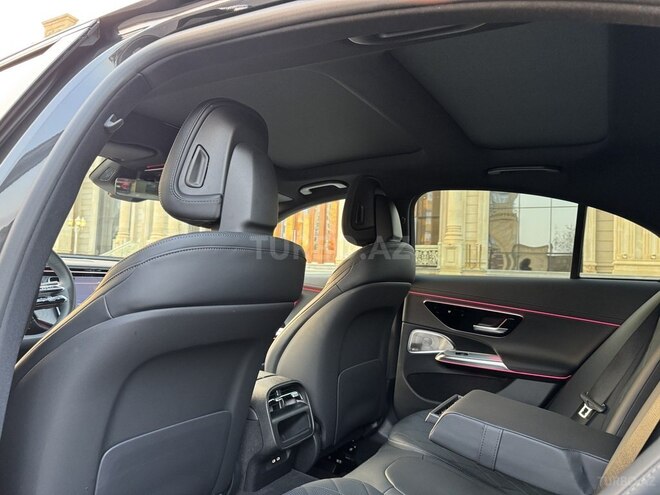 Mercedes E 300 e-12