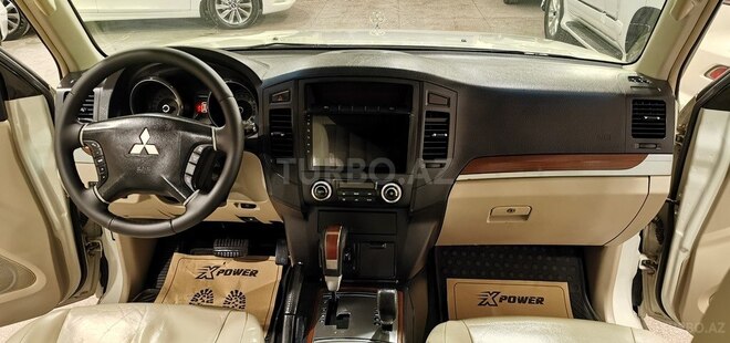 Mitsubishi Pajero-13