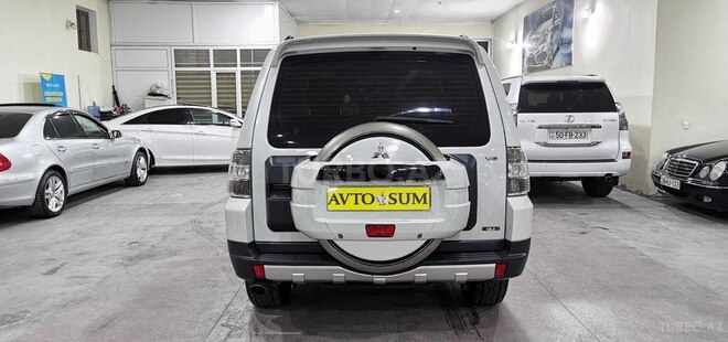 Mitsubishi Pajero-10