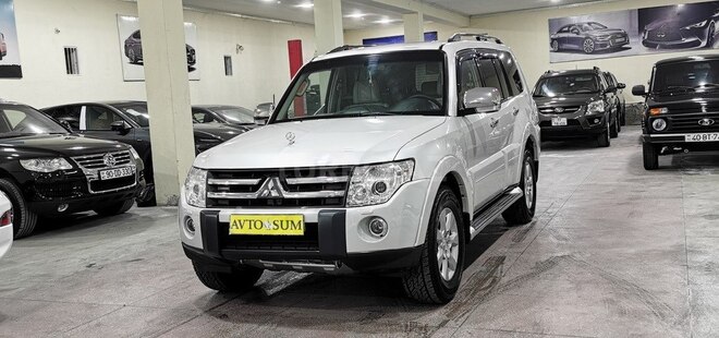 Mitsubishi Pajero-3
