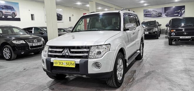 Mitsubishi Pajero-2