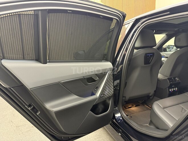 BMW 530e-15