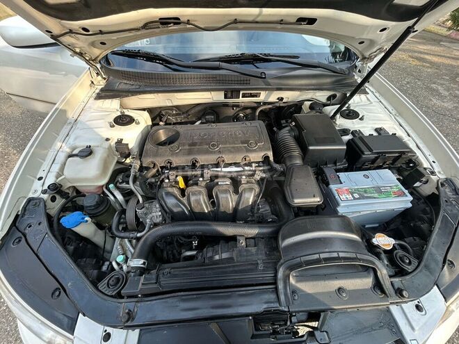 Hyundai Sonata 2009, 179,682 km - 2.4 л - Salyan