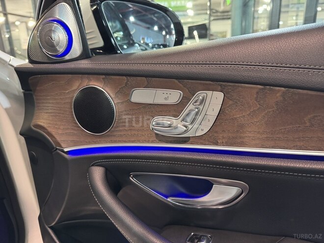 Mercedes E 200 d-18