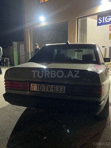 Mercedes 190 1988, 400,000 km - 2.0 l - Xudat