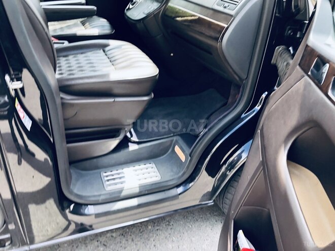 Volkswagen Multivan 2009, 610,410 km - 3.2 л - Bakı