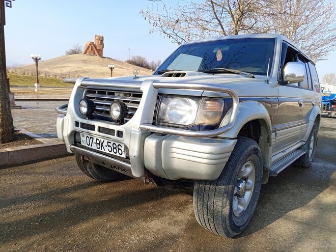 Mitsubishi Pajero 1995, 416,357 km - 2.8 l - Astara
