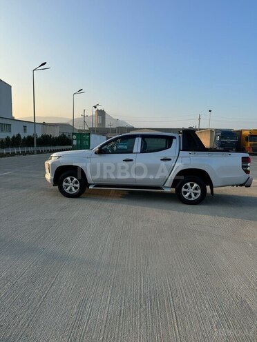 Mitsubishi L200 2020, 119,000 km - 2.4 l - Bakı