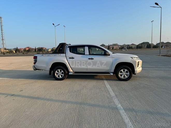 Mitsubishi L200 2020, 119,000 km - 2.4 l - Bakı