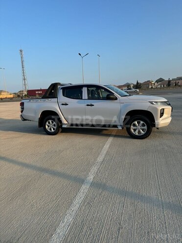 Mitsubishi L200 2020, 119,000 km - 2.4 l - Bakı