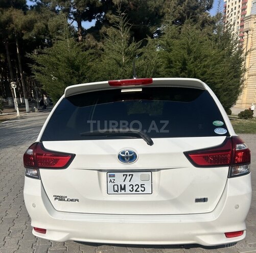 Toyota Corolla Fielder-2