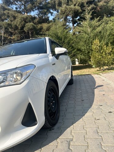Toyota Corolla Fielder-11