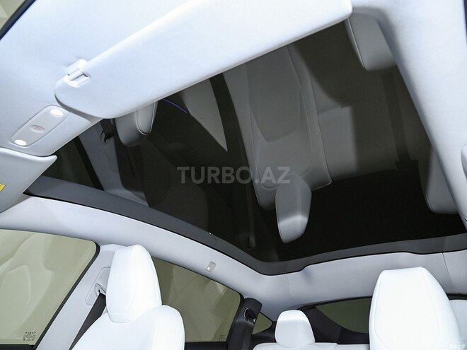 Tesla Model Y-14