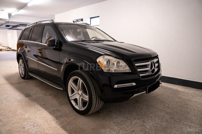 Mercedes GL 550-1