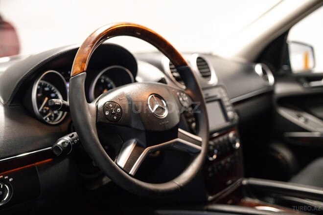 Mercedes GL 550-6