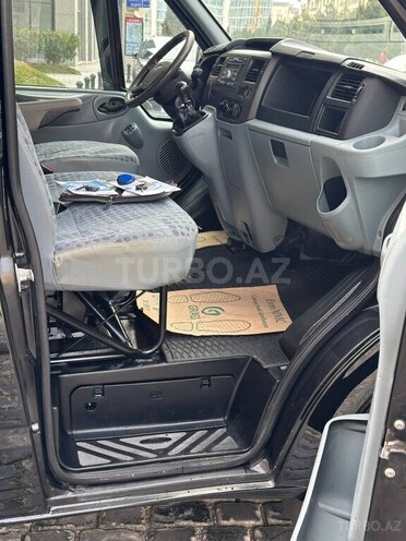 Ford Transit-14